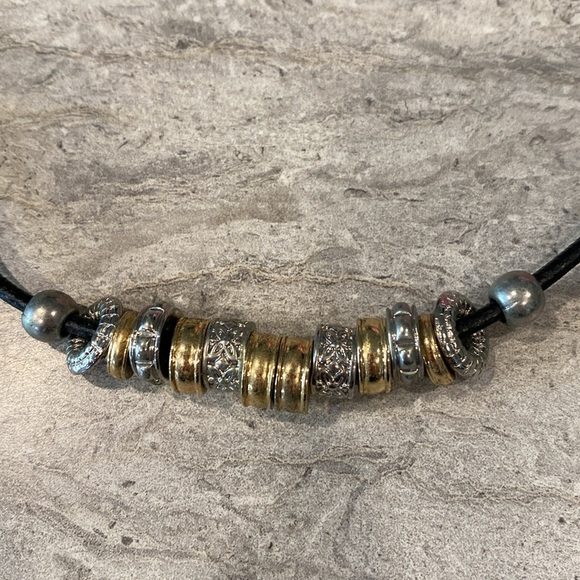 Black leather Choker Necklace - Picture 5 of 7